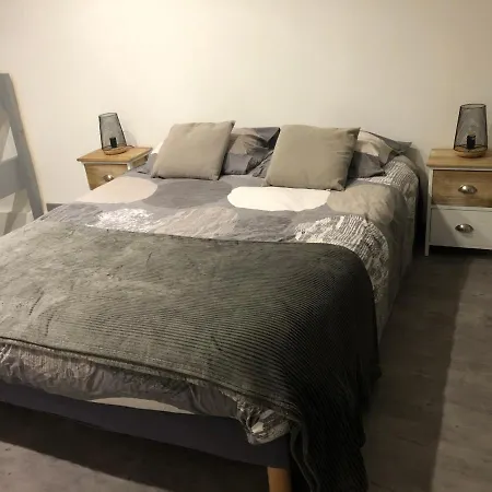 Iska Apartment